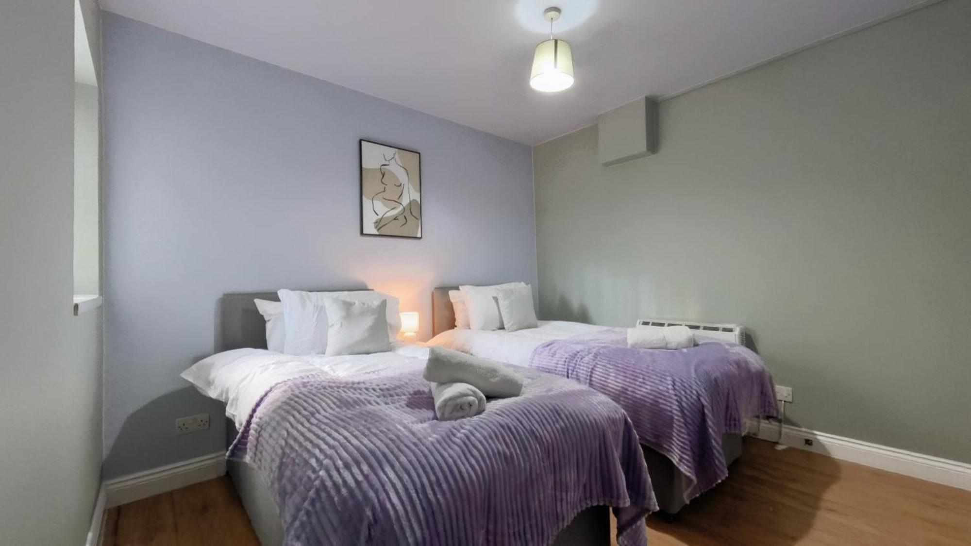 ברמינגהאם Group Bookings: Up To 30 Guests Across 5 Spacious Flats! Keyless Access Free Wifi & Parking מראה חיצוני תמונה