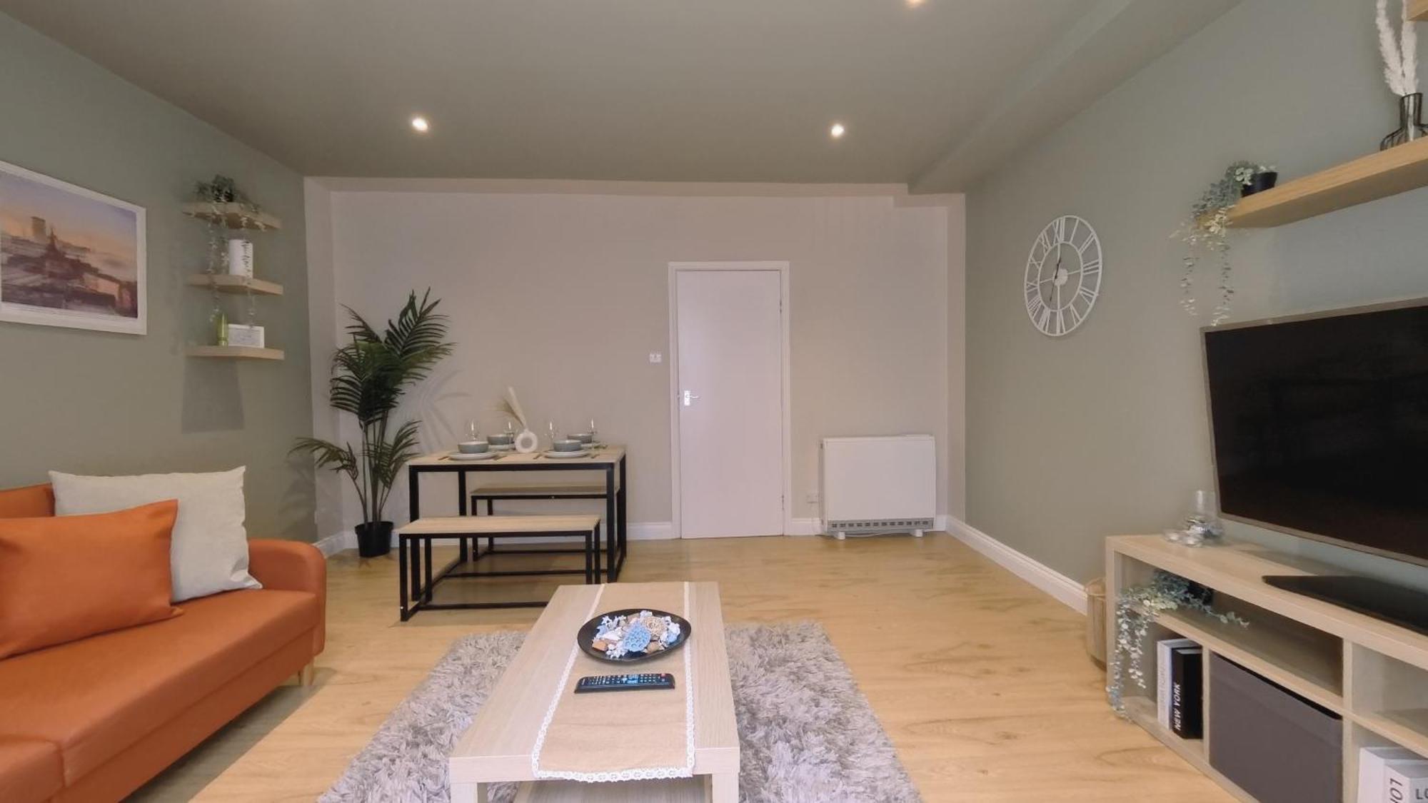 ברמינגהאם Group Bookings: Up To 30 Guests Across 5 Spacious Flats! Keyless Access Free Wifi & Parking מראה חיצוני תמונה