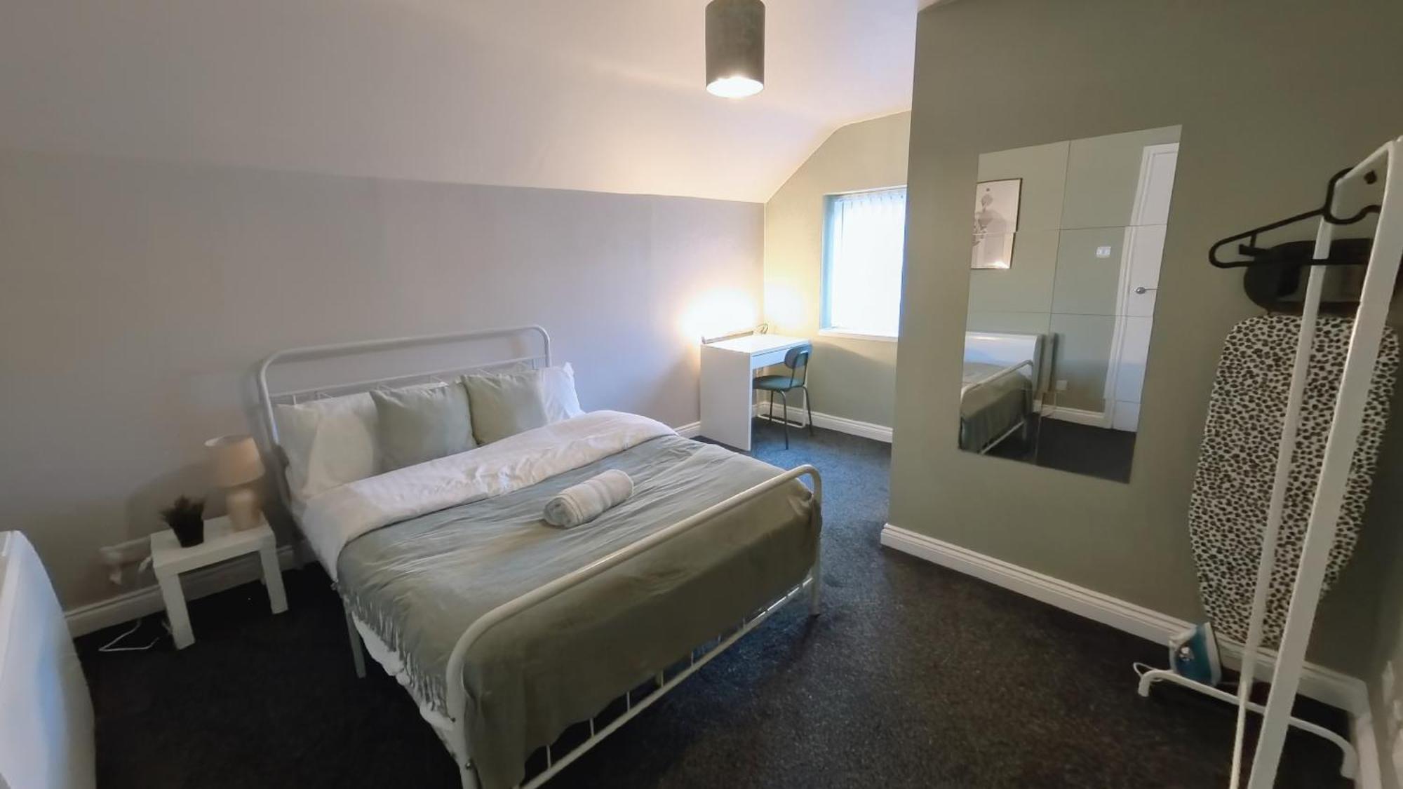 ברמינגהאם Group Bookings: Up To 30 Guests Across 5 Spacious Flats! Keyless Access Free Wifi & Parking מראה חיצוני תמונה