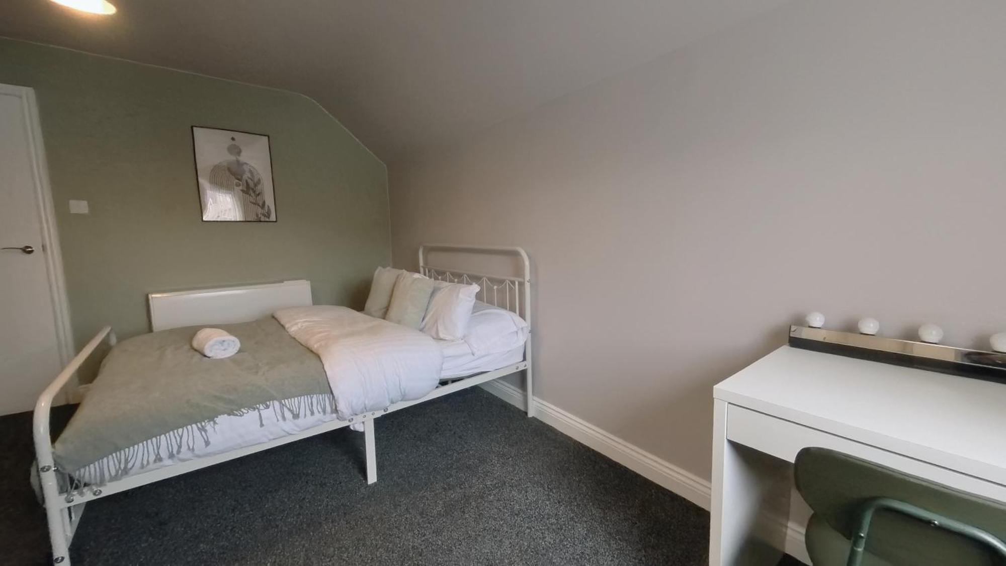 ברמינגהאם Group Bookings: Up To 30 Guests Across 5 Spacious Flats! Keyless Access Free Wifi & Parking מראה חיצוני תמונה