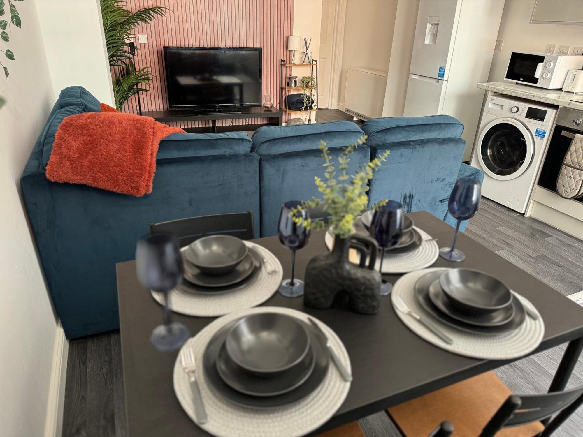 ברמינגהאם Group Bookings: Up To 30 Guests Across 5 Spacious Flats! Keyless Access Free Wifi & Parking מראה חיצוני תמונה