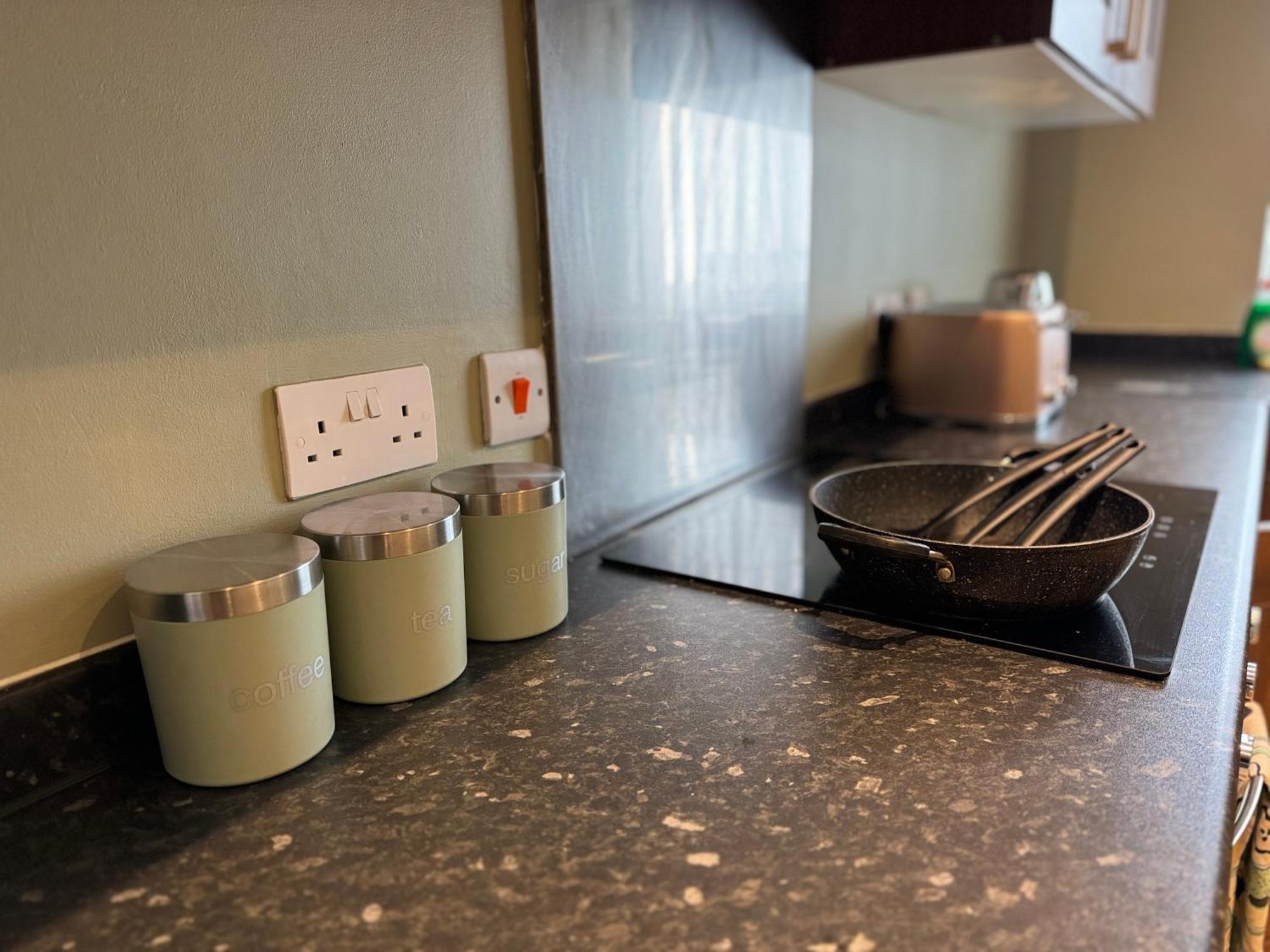 ברמינגהאם Group Bookings: Up To 30 Guests Across 5 Spacious Flats! Keyless Access Free Wifi & Parking מראה חיצוני תמונה