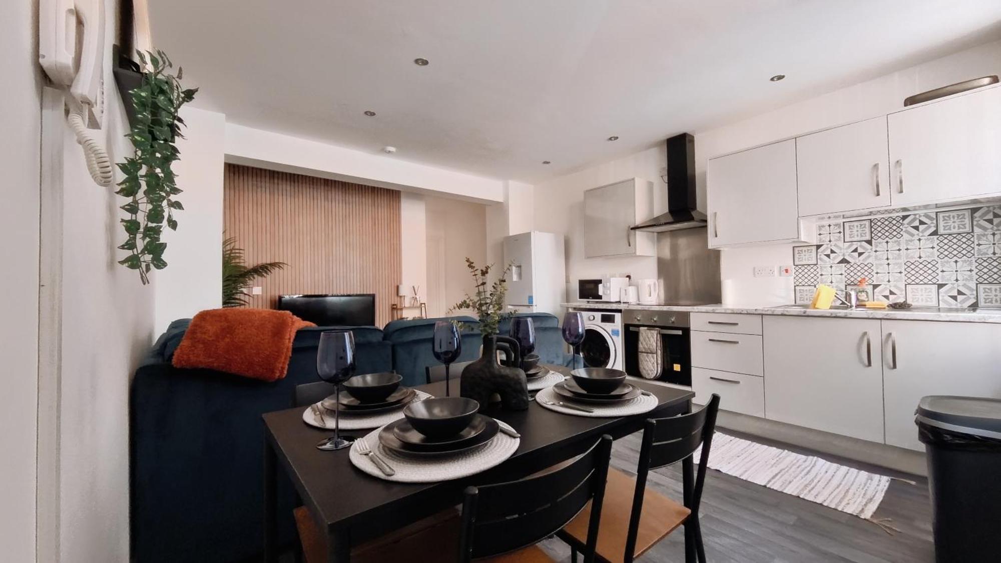 ברמינגהאם Group Bookings: Up To 30 Guests Across 5 Spacious Flats! Keyless Access Free Wifi & Parking מראה חיצוני תמונה
