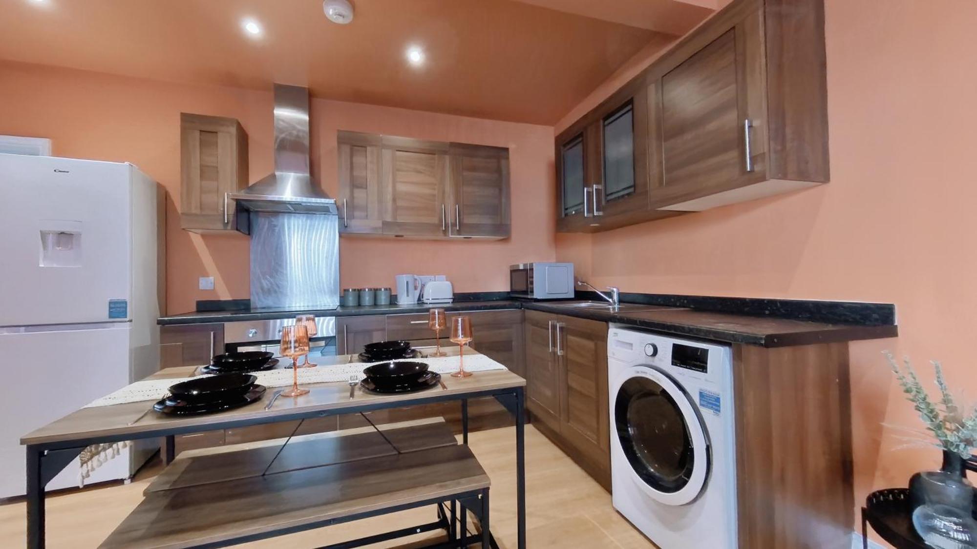 ברמינגהאם Group Bookings: Up To 30 Guests Across 5 Spacious Flats! Keyless Access Free Wifi & Parking מראה חיצוני תמונה