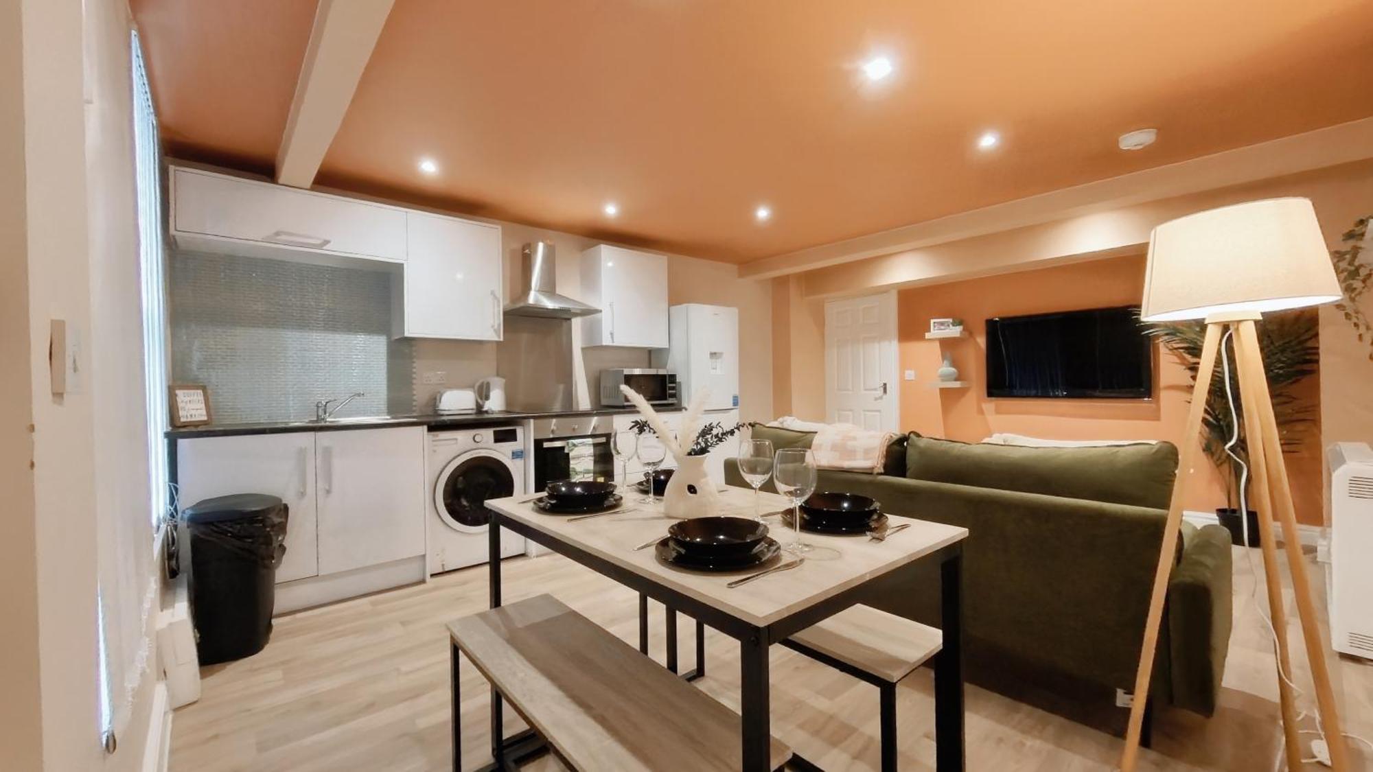 ברמינגהאם Group Bookings: Up To 30 Guests Across 5 Spacious Flats! Keyless Access Free Wifi & Parking מראה חיצוני תמונה